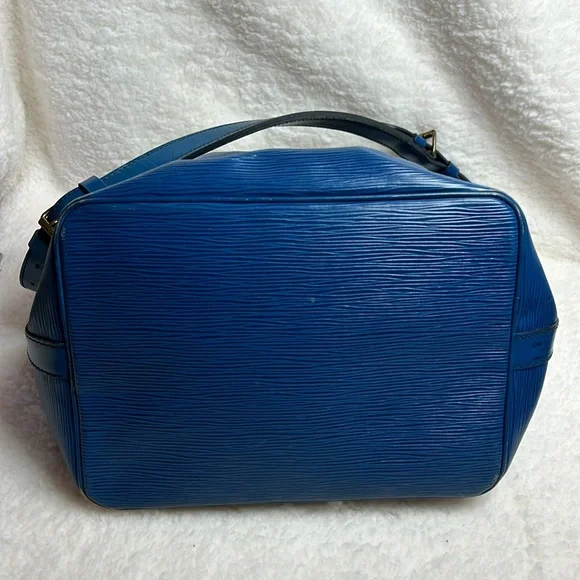 Beautiful Louis Vuitton Noé Bucket & Drawstring Bag Blue Epi Leather - Picture 4 of 12